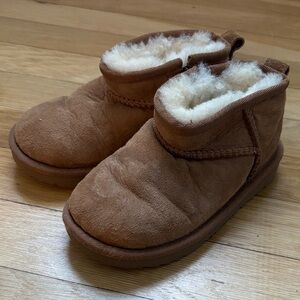 Ugg Classic Ultra Mini